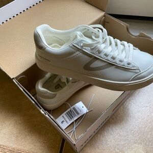 Tretorn White and Gray Serve Sneakers